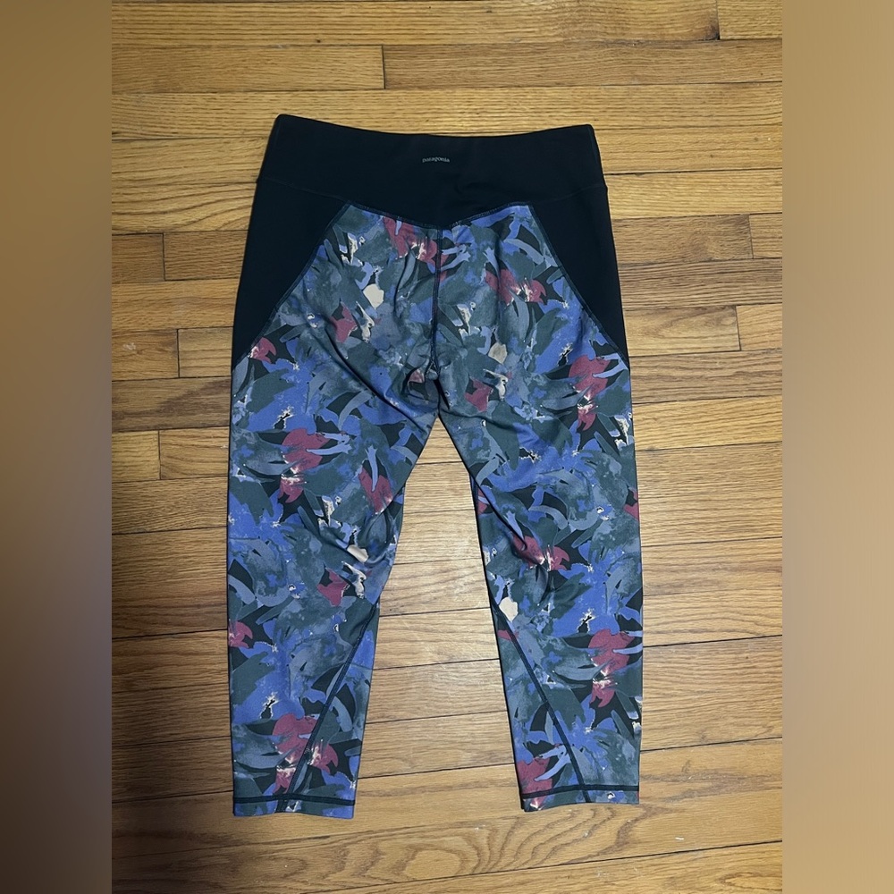 Patagonia cropped leggings‎ multicolored women large